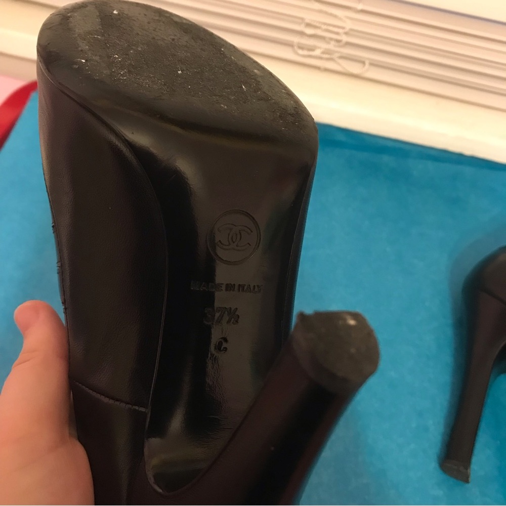 Chanel 2006 Paris New York quilted black ankle heels 37.5 - Picture 3 of 12